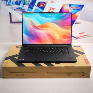 Laptop Lenovo ThinkPad P1 Gen 7 Ultra 9 185H RAM 32GB 4K OLED NVIDIA® RTX 2000 Ada 8GB